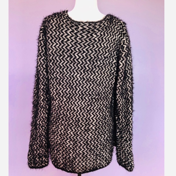 Jaclyn Smith black & white fuzzy sweater cardigan - Picture 3 of 4